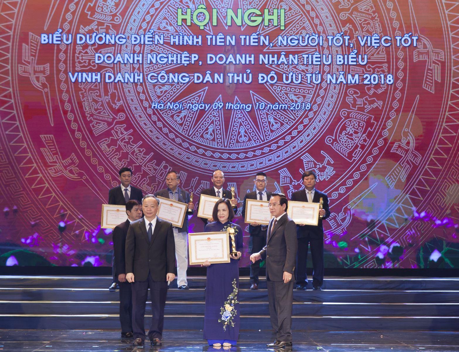 VNI vinh dự nhận CUP Thăng Long của UBND TP Hà Nội