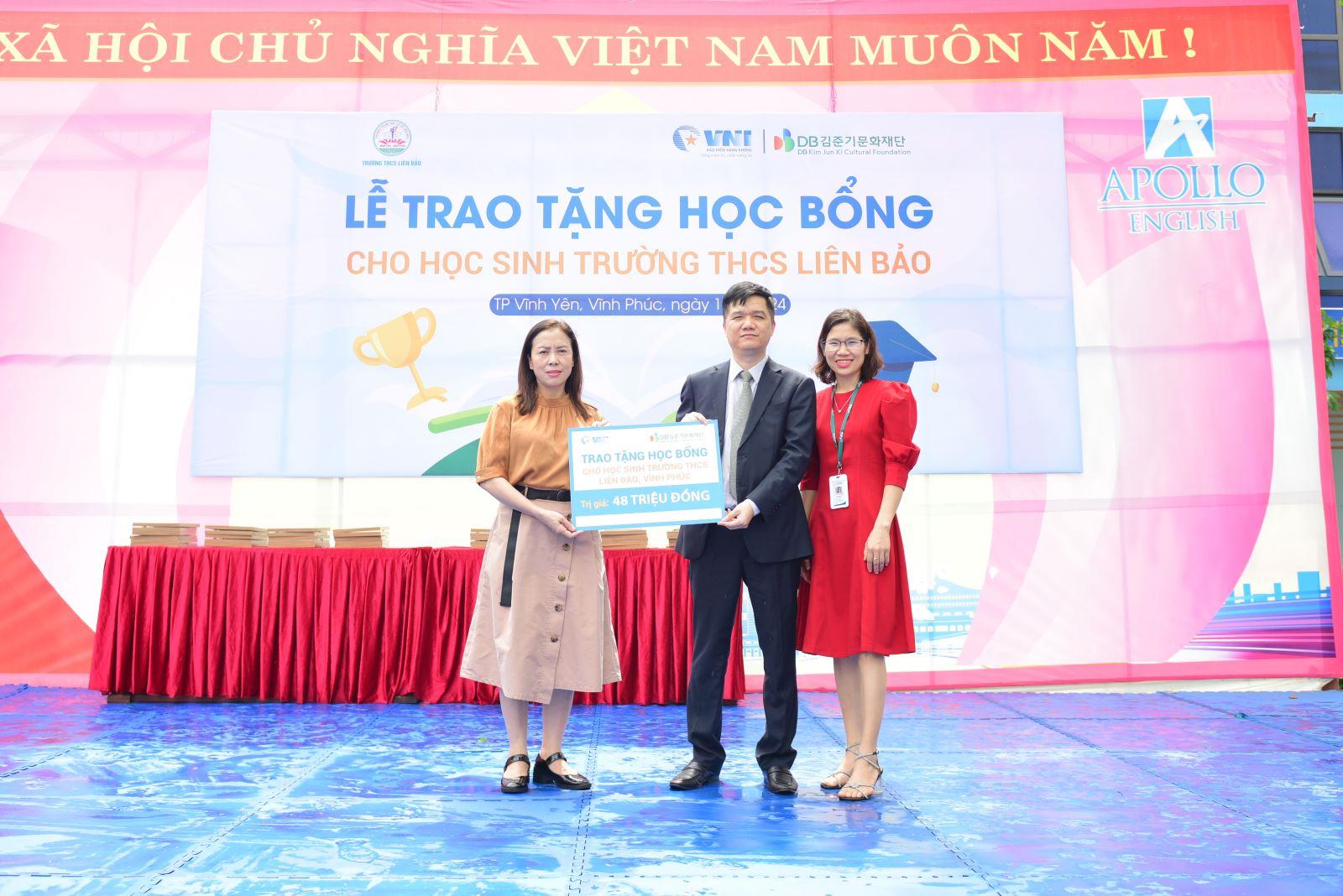 VNI TRAO 48 SUẤT HỌC BỔNG 