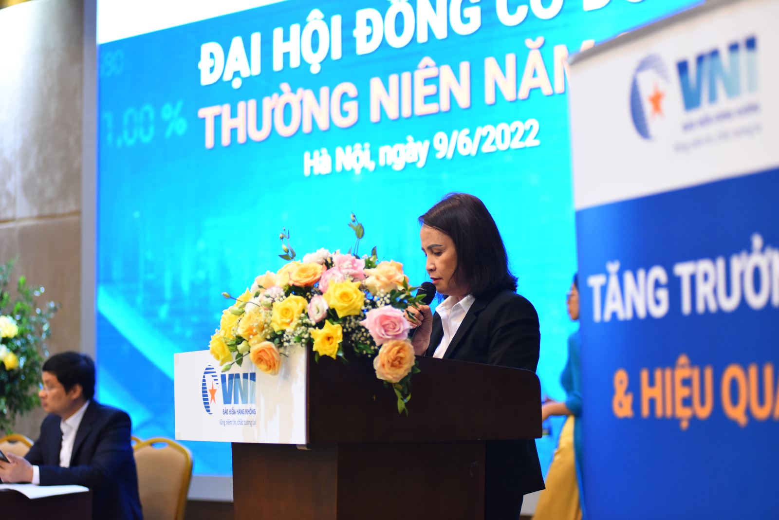 Bà Lê Thị Hà Thanh - Chủ tịch HĐQT VNI phát biểu