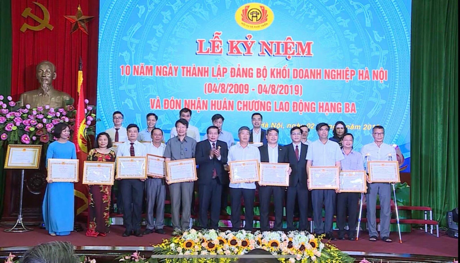 VNI được Đảng ủy Khối DN Hà Nội khen thưởng 2