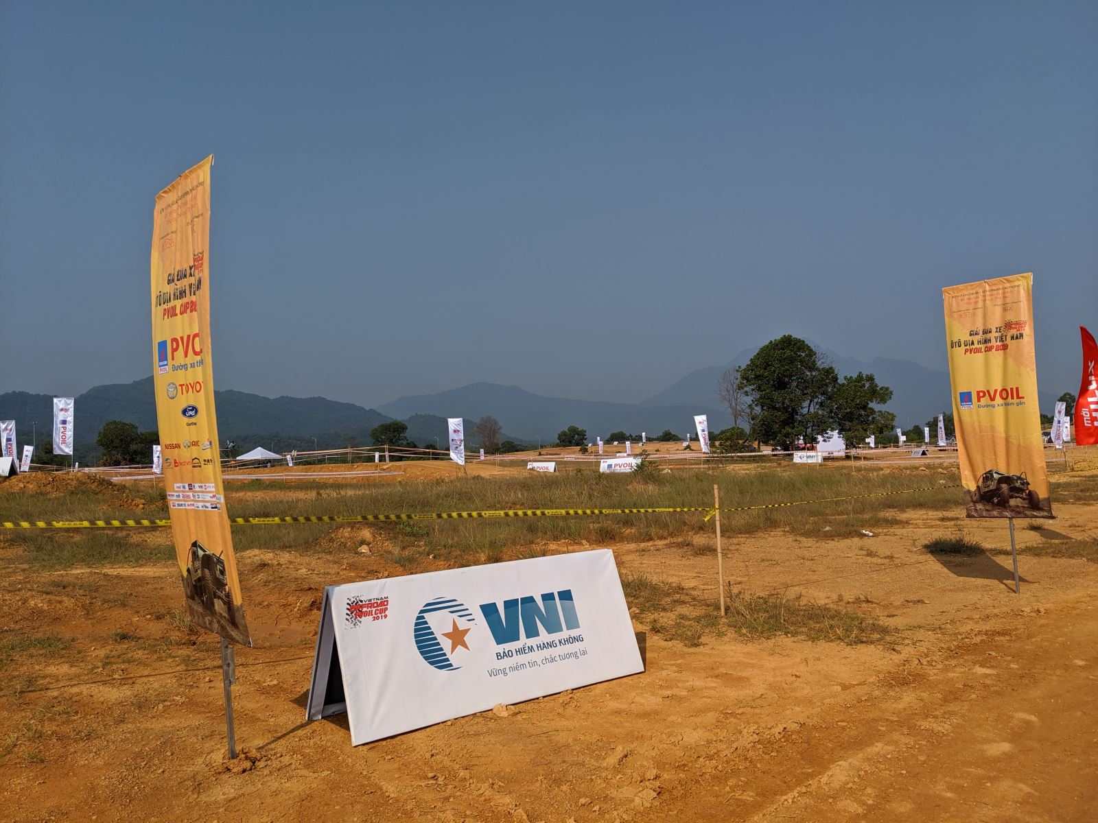 VNI tài trợ bảo hiểm cho giải đua xe địa hình PVOIL VOC 2019